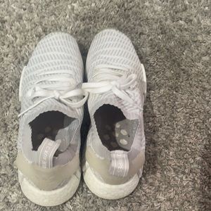 Men’s size 10 white nike addidas sneakers